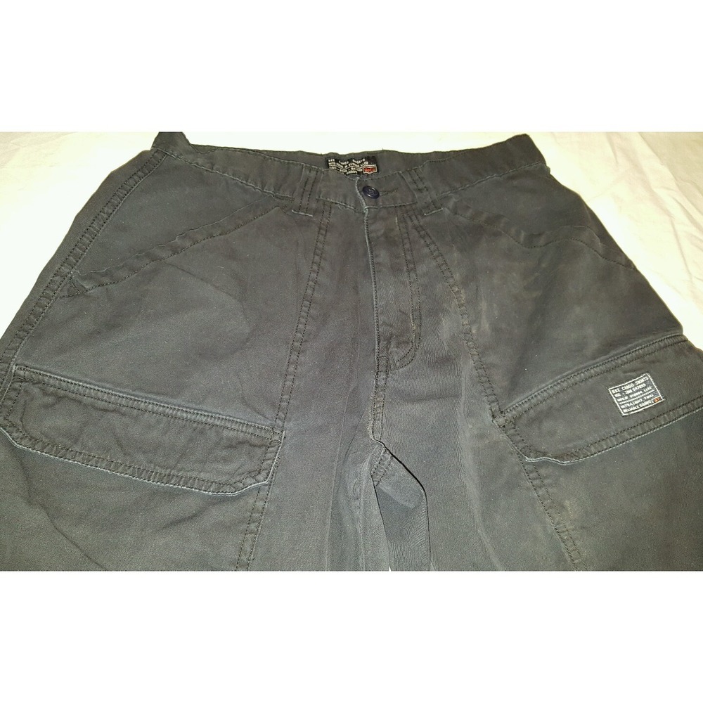 MEN'S BUCKLE BLACK LABEL CARGO SHORTS SIZE 31‎